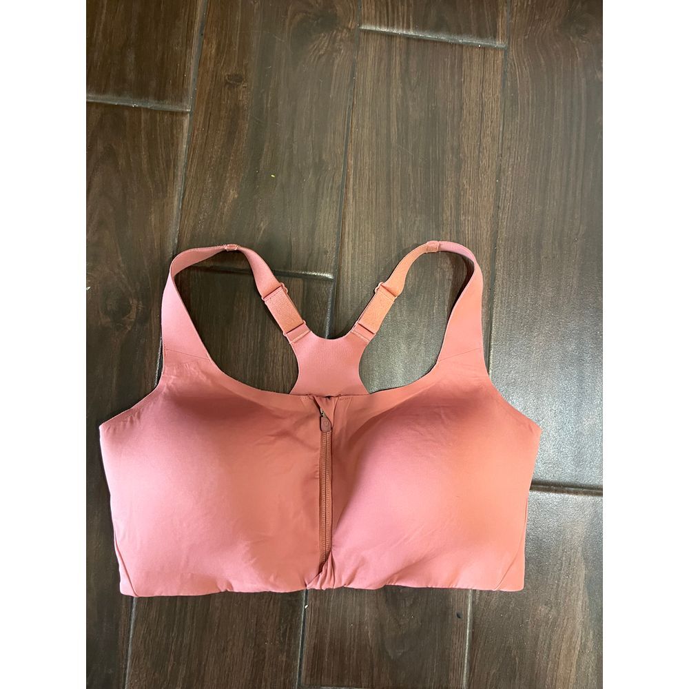 Lululemon sports bra DD36